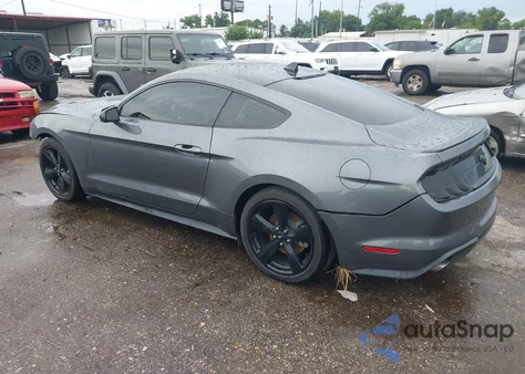 2021 Ford Mustang Ecoboost Fastback z USA, uszkodzony, nr VIN 1FA6P8TH0M5113922